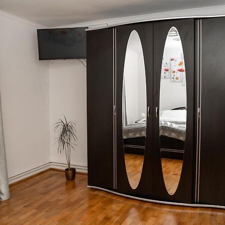 Apartament Panoramic La Casa In Comuna Răşinari Buitenkant foto