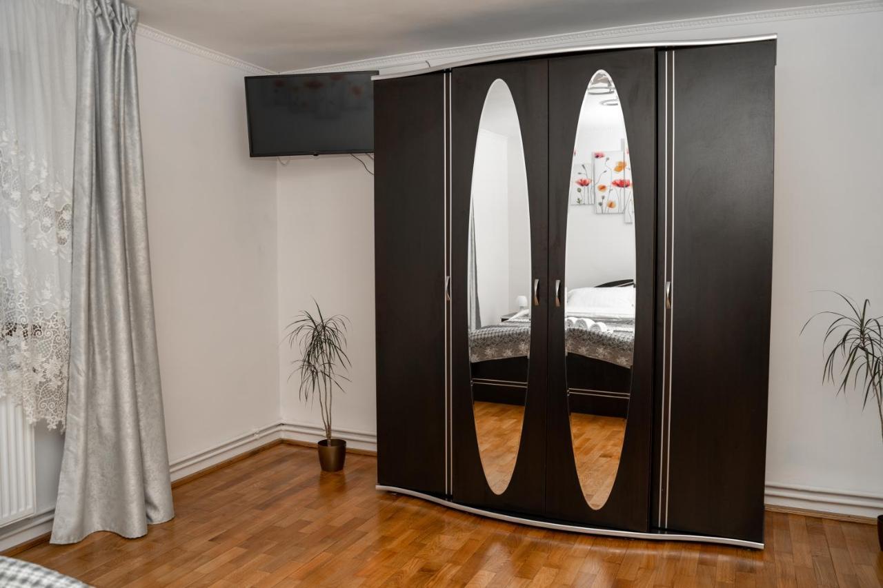 Apartament Panoramic La Casa In Comuna Răşinari Buitenkant foto